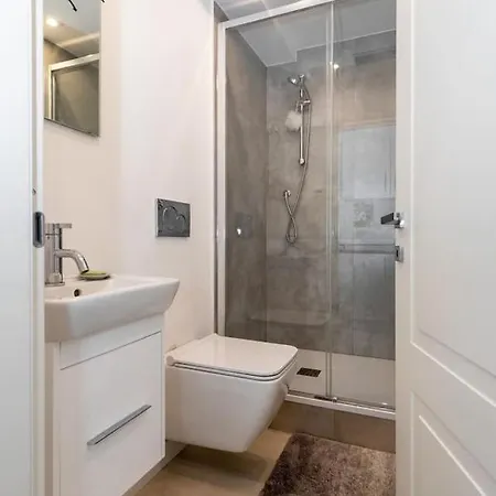 Studio Flat Skyline Апартаменты *