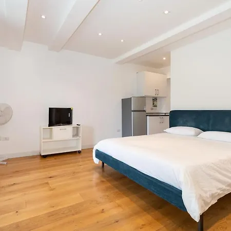 Studio Flat Skyline Апартаменты *